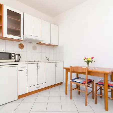 דירה House Rasica - One Bedroom With Terrace And Sea View מולונאט