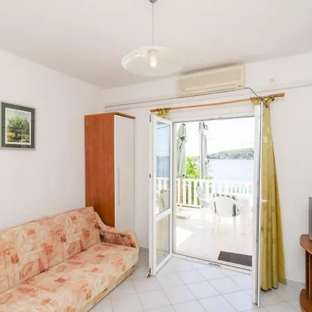 House Rasica - One Bedroom With Terrace And Sea View מולונאט
